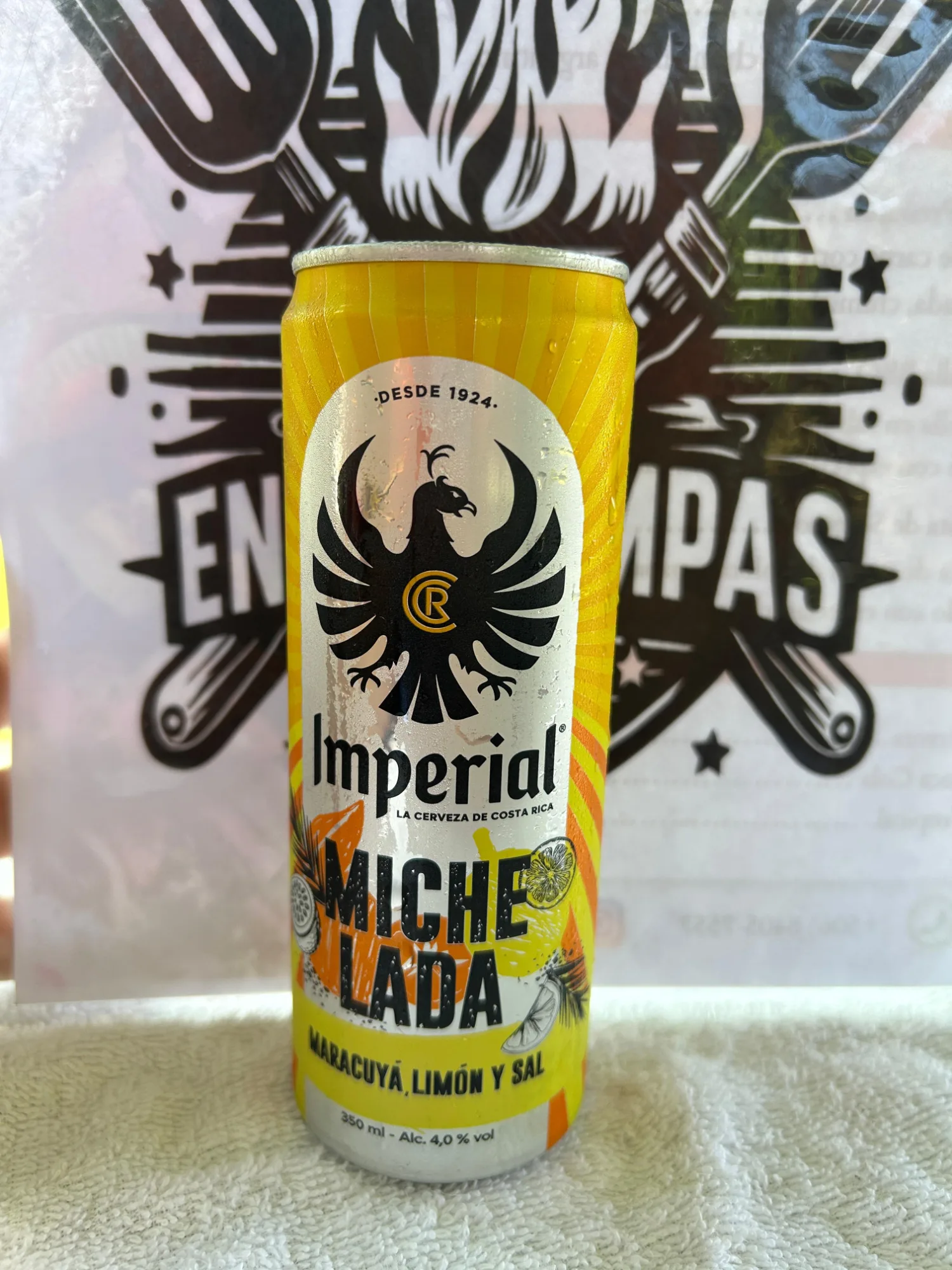 Michelada maracuyá, limón y sal